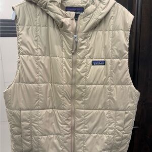New Condition Patagonia Light Gust hooded vest.